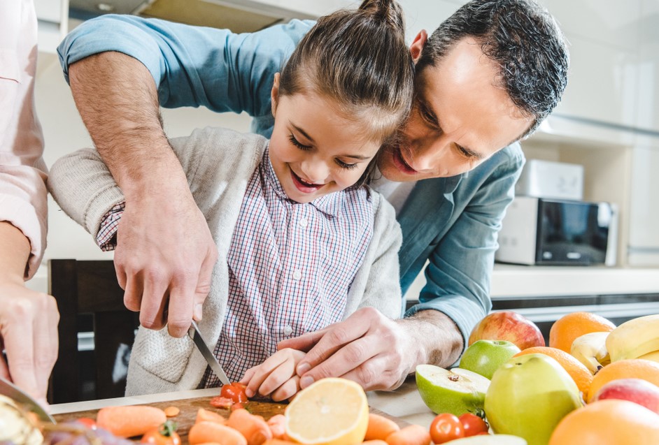 Hoe krijg je kinderen aan het groenten eten? Betrek ze bij het proces.
